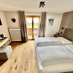 Haus Schrofenstein 3*