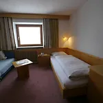 Haus Schrofenstein Bed & Breakfast Lech am Arlberg