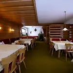 Bed & Breakfast Haus Schrofenstein 3*