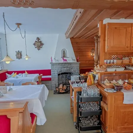 Bed & Breakfast Haus Schrofenstein 3*