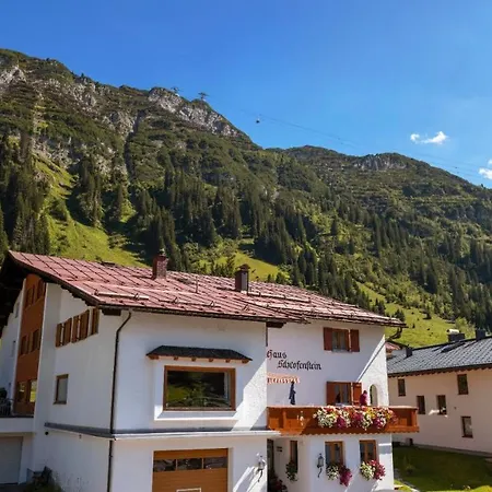 B&B Haus Schrofenstein 레흐암 아르베르크
