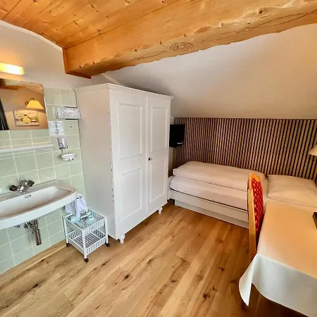 Haus Schrofenstein Frühstückspension Lech am Arlberg