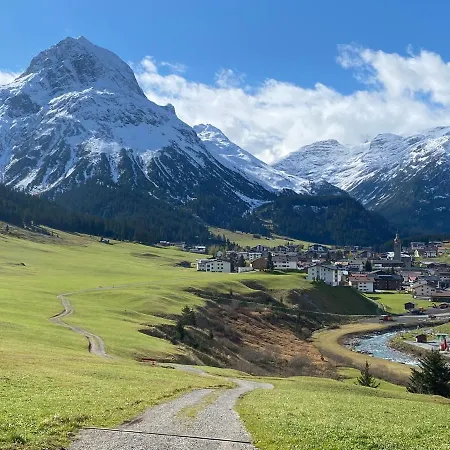 Haus Schrofenstein Bed & Breakfast 3*