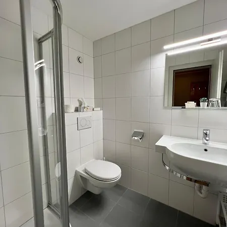 Frühstückspension Haus Schrofenstein 3*