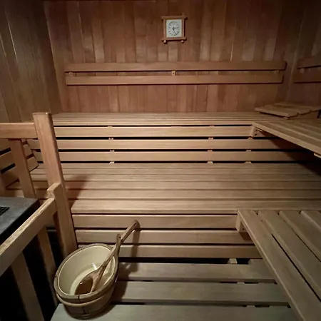 Frühstückspension Haus Schrofenstein 3*