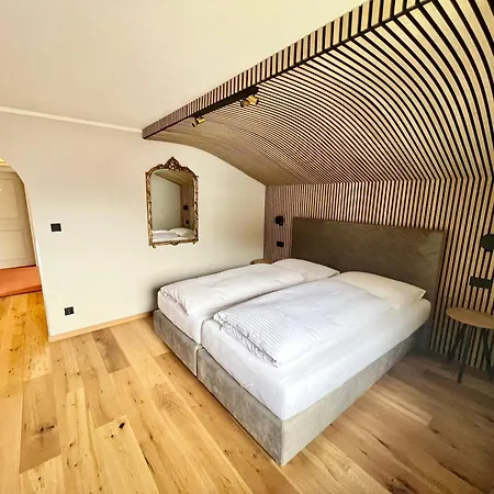 Bed and Breakfast Haus Schrofenstein 3*