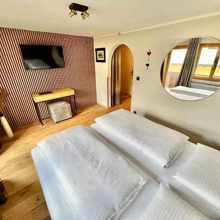 B&B Haus Schrofenstein 레흐암 아르베르크