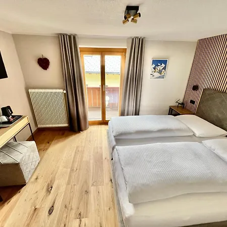 Haus Schrofenstein 3*