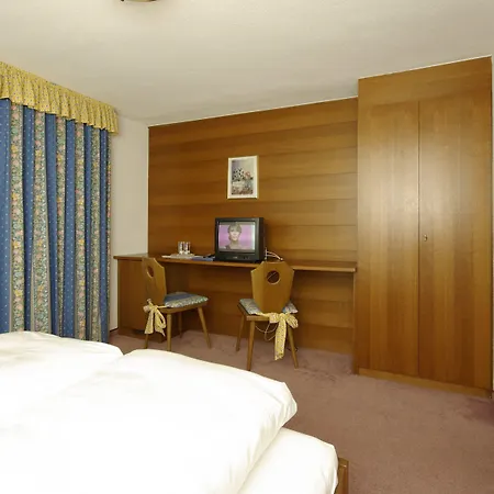 Bed & Breakfast Haus Schrofenstein