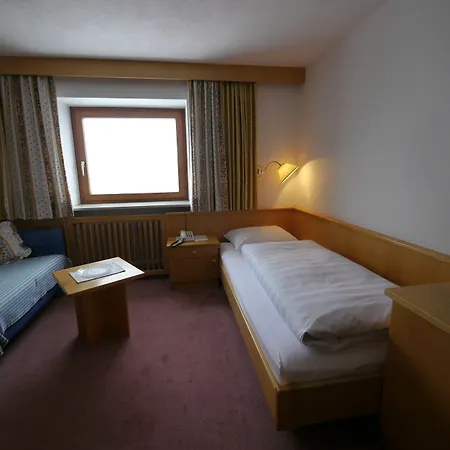 Haus Schrofenstein Bed & Breakfast Lech am Arlberg