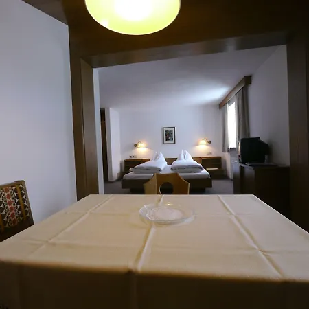 Haus Schrofenstein B&B 레흐암 아르베르크