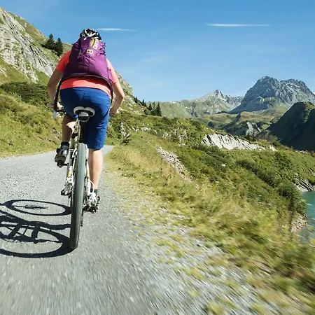 Haus Schrofenstein Bed & Breakfast Lech am Arlberg