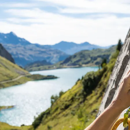 Bed & Breakfast Haus Schrofenstein