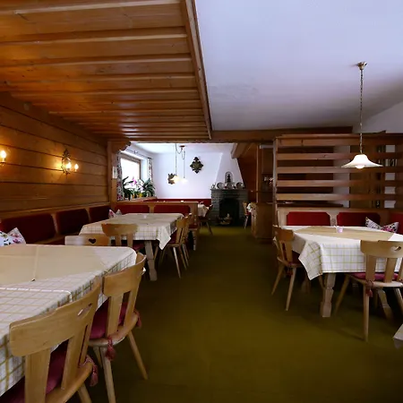 Bed & Breakfast Haus Schrofenstein 3*