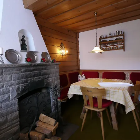 Haus Schrofenstein Bed & Breakfast Lech am Arlberg