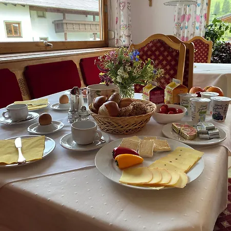 B&B Haus Schrofenstein