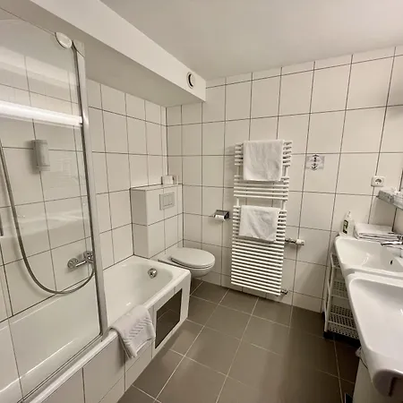 Haus Schrofenstein 3*