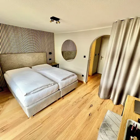 Haus Schrofenstein 3*
