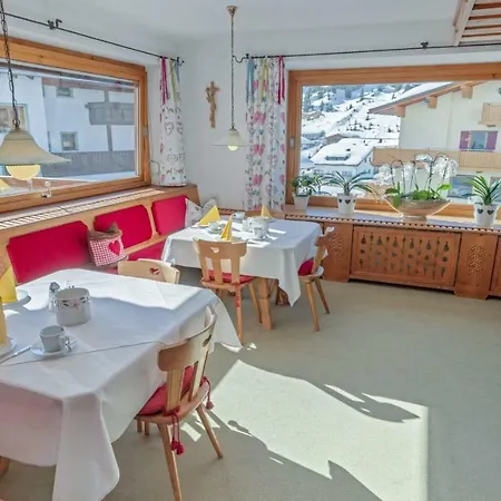 Haus Schrofenstein Frühstückspension 3*